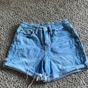 Selling size 0/25 shorts from target. Super comfy boyfriend styled